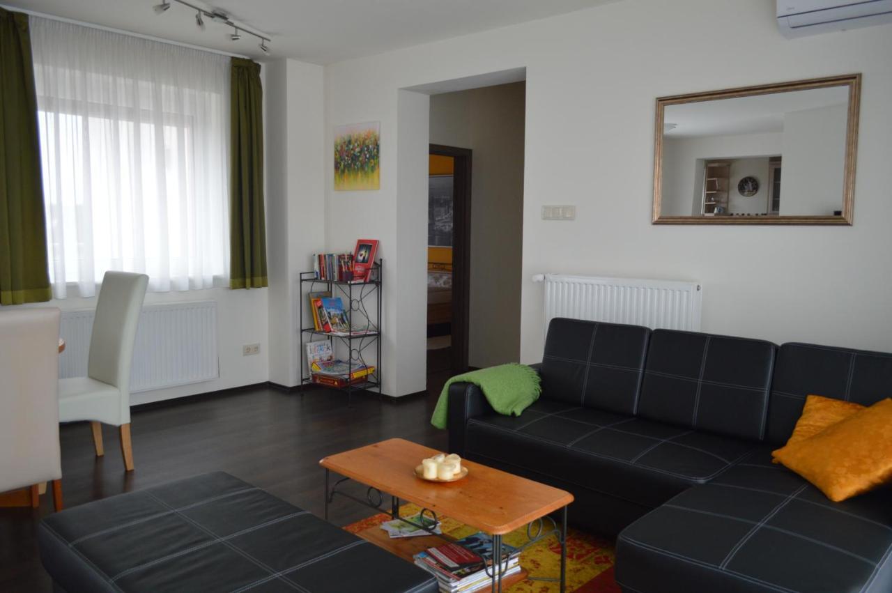 Penthouse Apartment Győr Buitenkant foto